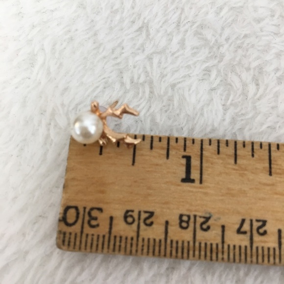 Cute Dainty Reindeer Christmas Earrings Deer Pearl - Picture 3 of 4